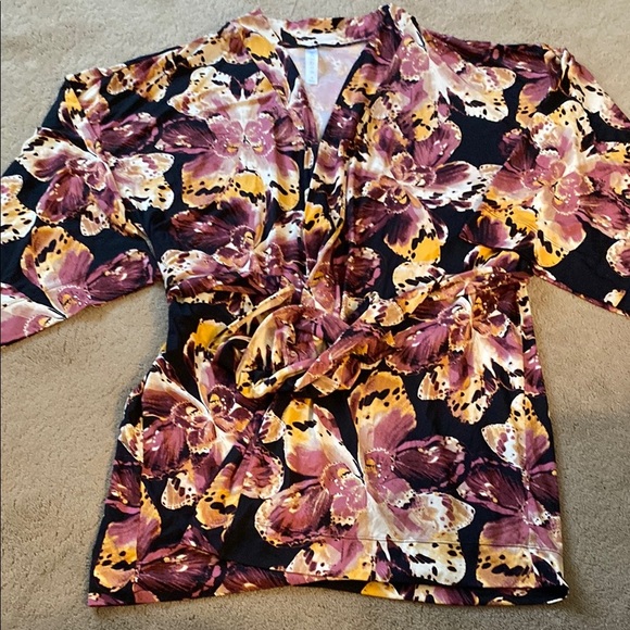 CACIQUE FLORAL WRAP STYLE 3/4 LENGTH ROBE - Picture 1 of 9